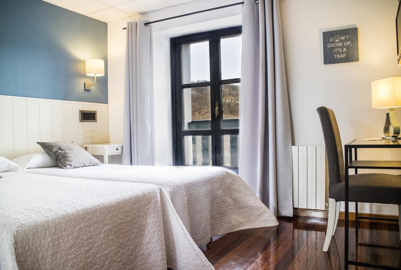 Onís Hotel Montanas De Covadonga מראה חיצוני תמונה